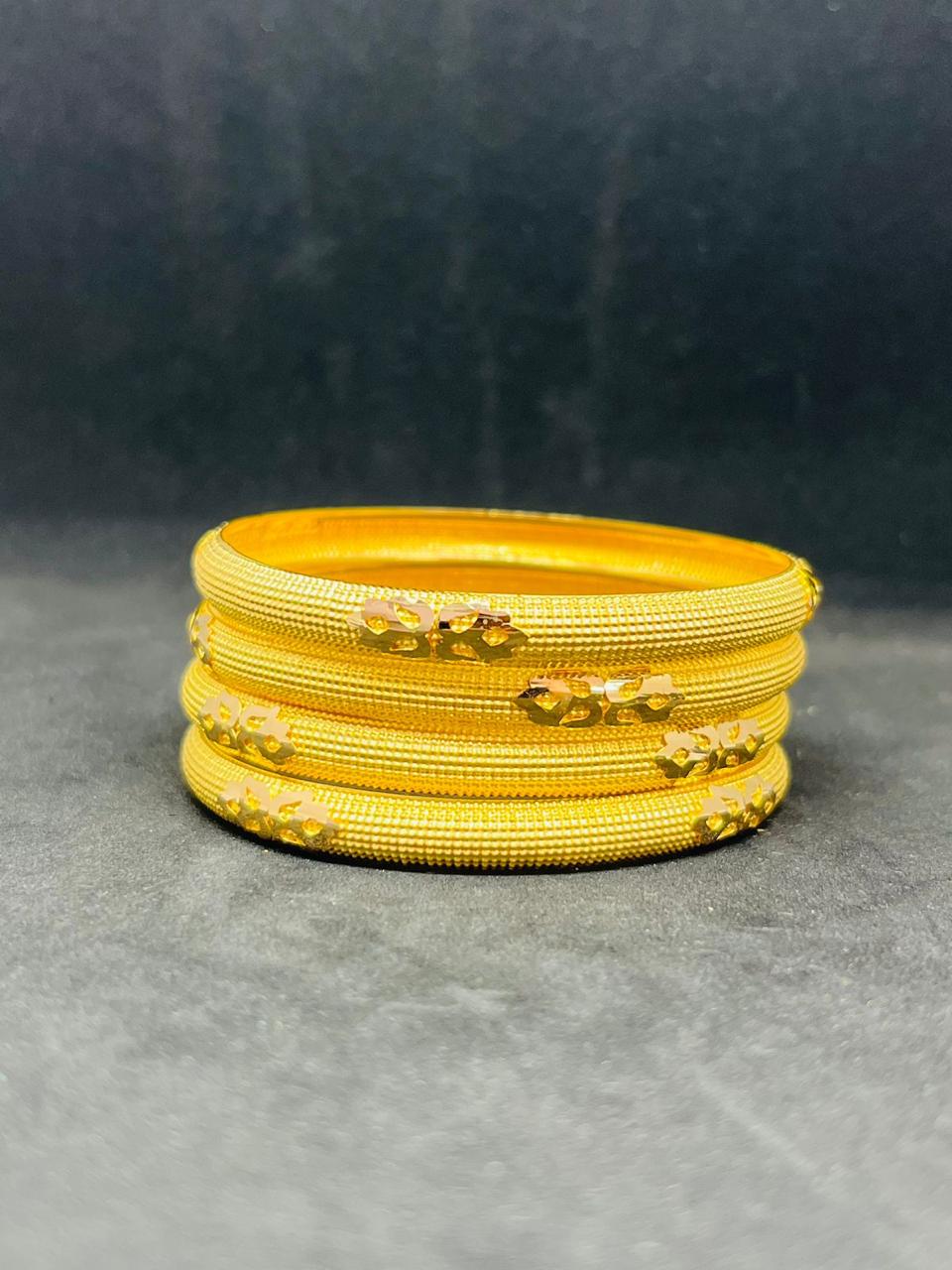 Woven pattern gold bangles
