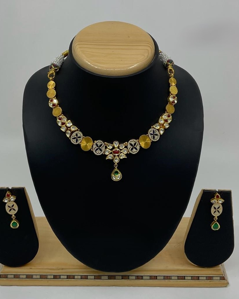 Kundan necklace set with meenakari and pearl strand