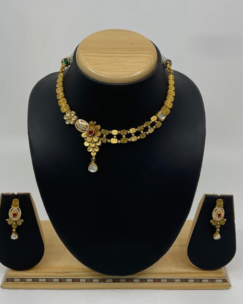 Floral kundan necklace set with pendant drop